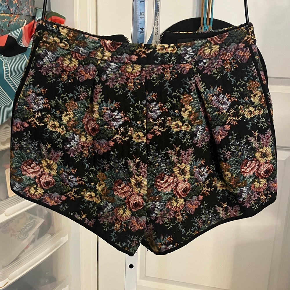 Ladakh Black Floral High Waist Women's Shorts